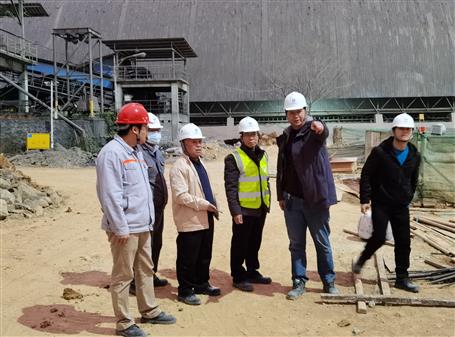 【奮戰(zhàn)80天·沖刺四季度】唐峰利用休息時(shí)間到魚(yú)峰水泥技改項(xiàng)目調(diào)研指導(dǎo)