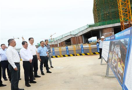 柳州市委書記吳煒、市長張壯到第十二分公司項目調(diào)研指導