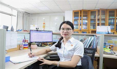 【樹榜樣 當(dāng)先鋒】?jī)?yōu)秀共產(chǎn)黨員徐娟：樂于助人 擔(dān)當(dāng)作為